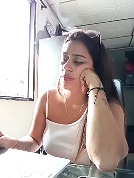 Latina_sexy1's cam snapshot