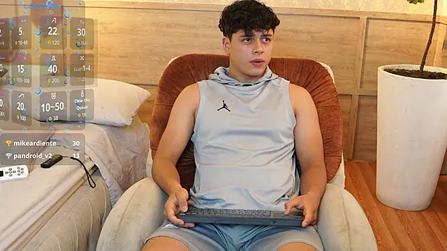 Ethan_occonor's cam snapshot