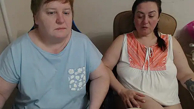 Bertie_Adeline's cam snapshot