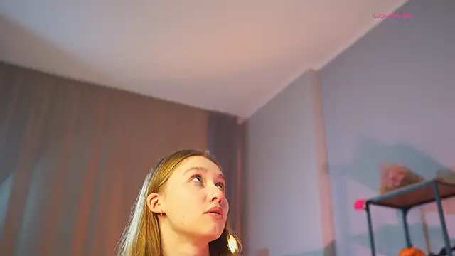 SharaNewbern's cam snapshot