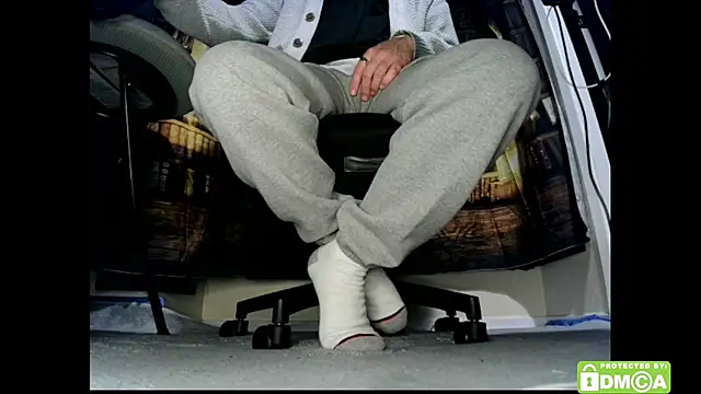 justshutupandwatch's cam snapshot