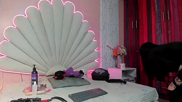 Scaarlett_prince's cam snapshot