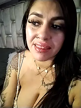 chelaqueen_'s cam snapshot