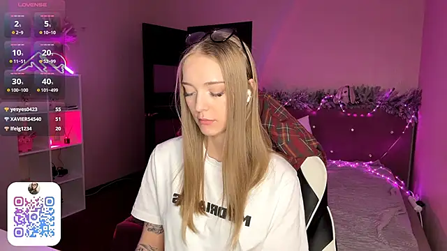 EvaPeace's cam snapshot