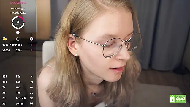 ToyaPletz live sex cam