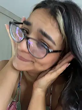 Cat2525 live sex cam