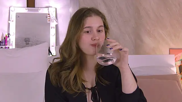 EllieHayes's cam snapshot