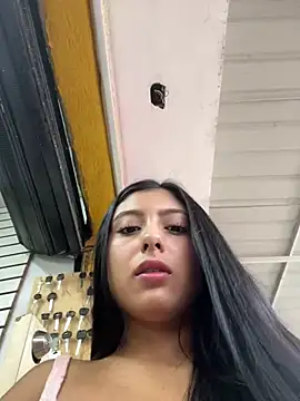 sofi_carvajal_outdoors's cam snapshot