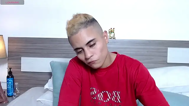 Liiamthompson's cam snapshot