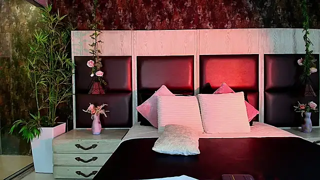 nela_moretti's cam snapshot