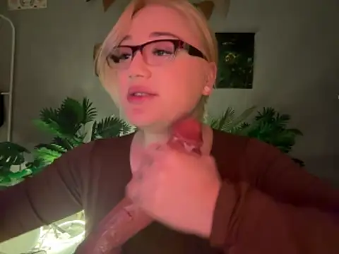 MCThroatGoat live sex cam