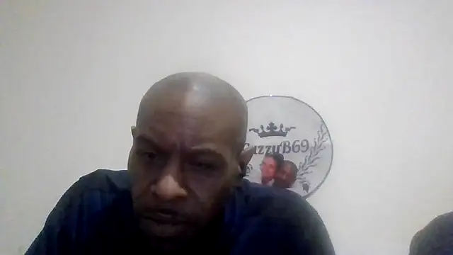 CuzzyB69 live sex cam