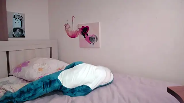 JuicyHelenX's cam snapshot