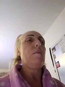 theblondecocklover's cam snapshot