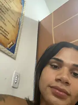 lavinyaalencar22 live sex cam