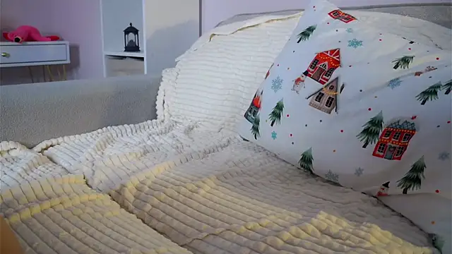 SunnivaCovil's cam snapshot