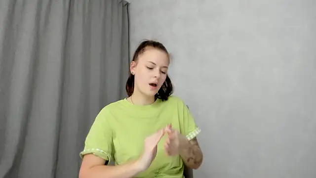 why_again_me's cam snapshot