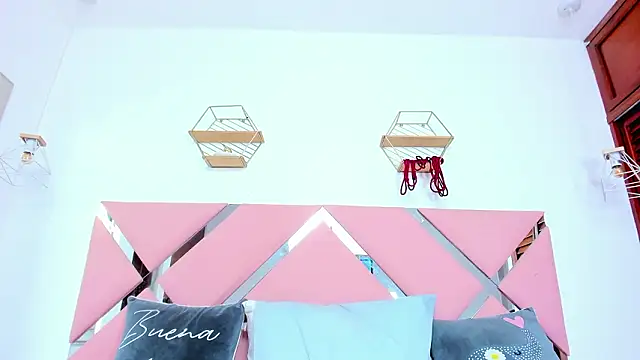 nahomygrey_'s cam snapshot