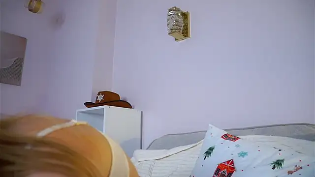 SunnivaCovil's cam snapshot