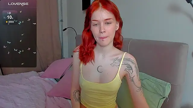 alice_with_freckles's cam snapshot