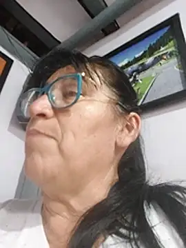 clarita_01's cam snapshot