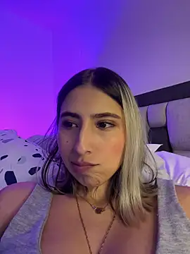 Ameellie's cam snapshot