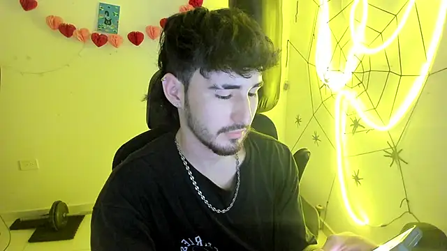 DmitriSanders live sex cam