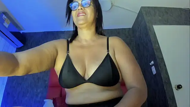 EmillyLim's cam snapshot