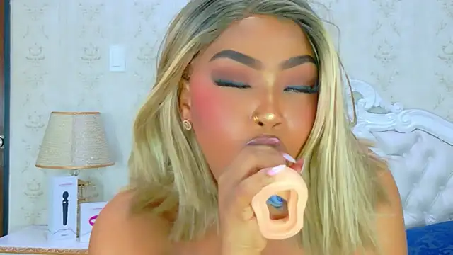 TianahGlow's cam snapshot