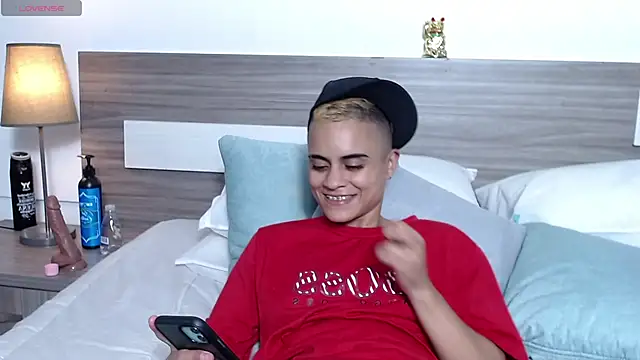 Liiamthompson's cam snapshot