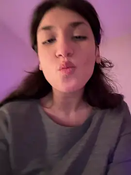 ScarletBloom_'s cam snapshot