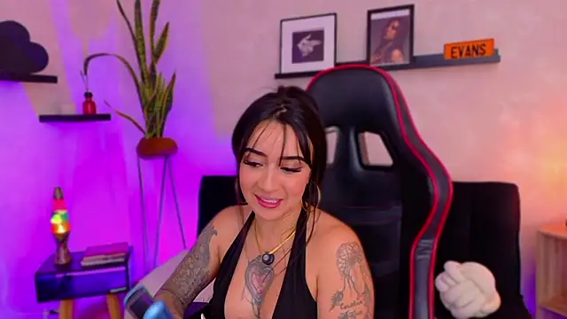 EmmyEvans1's cam snapshot