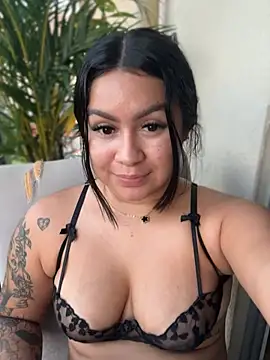 Pretty_Isadora's cam snapshot