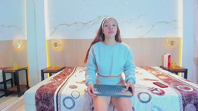 rebecca_ponce_'s cam snapshot