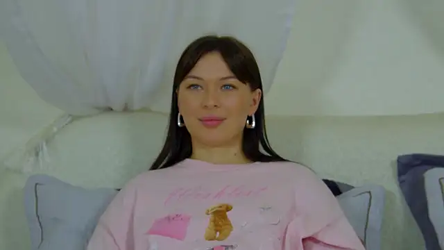 AlexandraBloom's cam snapshot