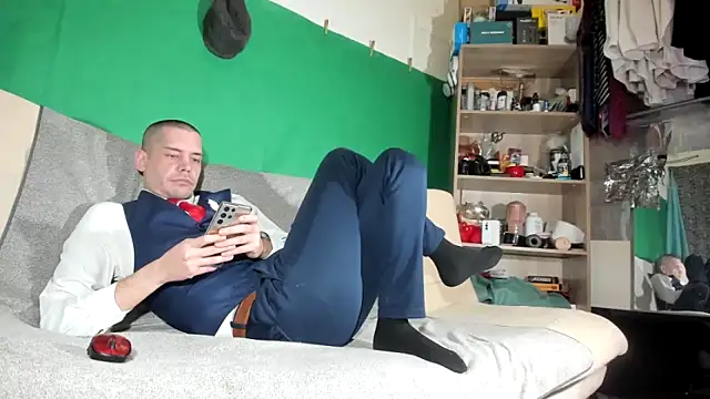 viraglaci18@xh's cam snapshot