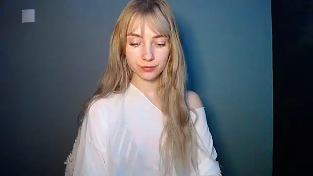 LuciaYoung's cam snapshot