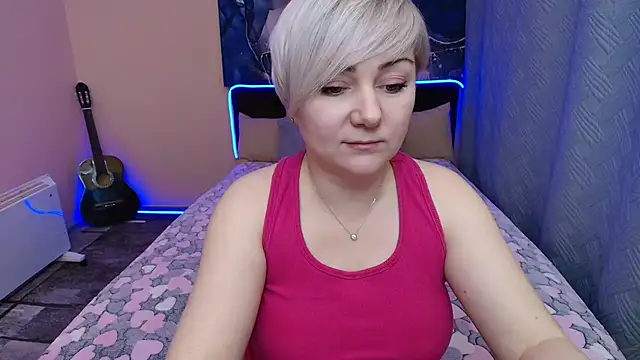 BlondPearl's cam snapshot