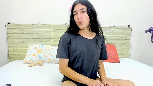 Evil_Queen13's cam snapshot