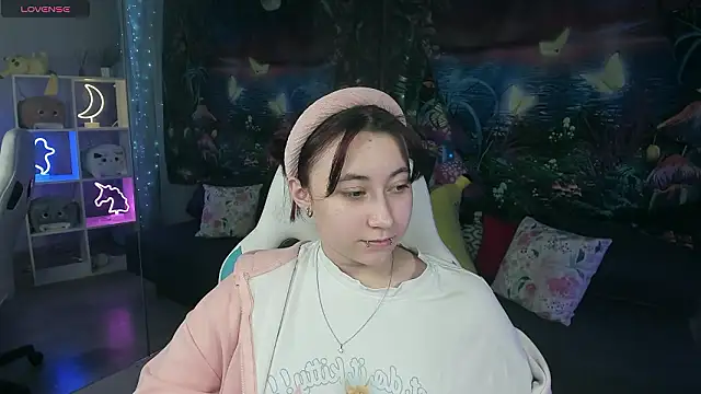 ClaraParks's cam snapshot