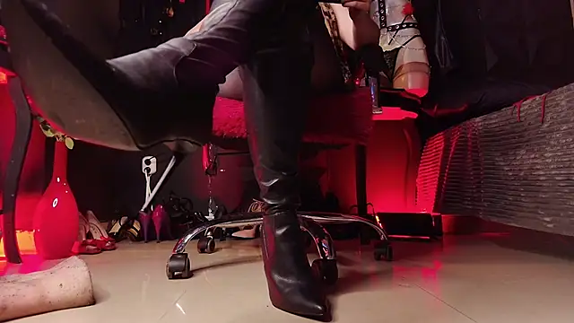 MillyWhrite's cam snapshot