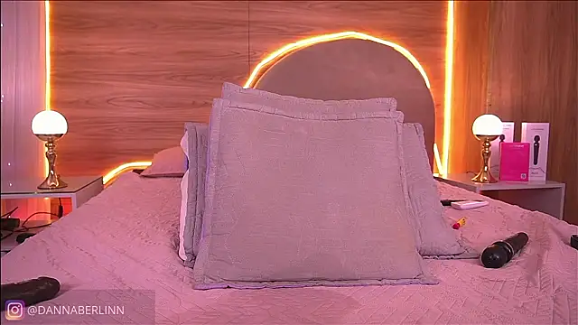 danna_berlin_'s cam snapshot