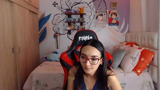 LinzyBaner's cam snapshot