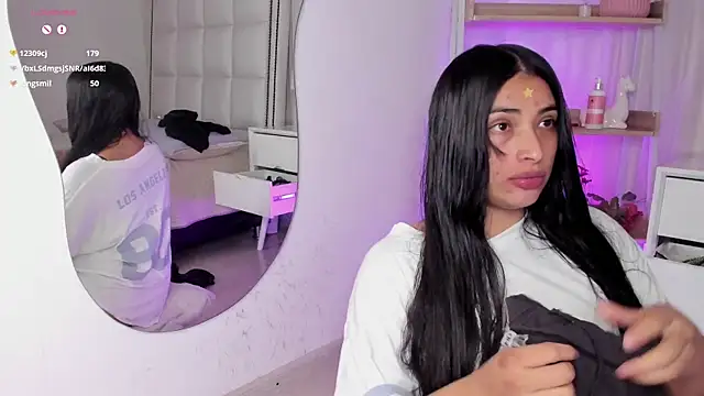 Emilybta's cam snapshot