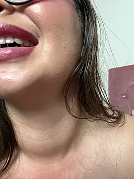 adara_lennox's cam snapshot