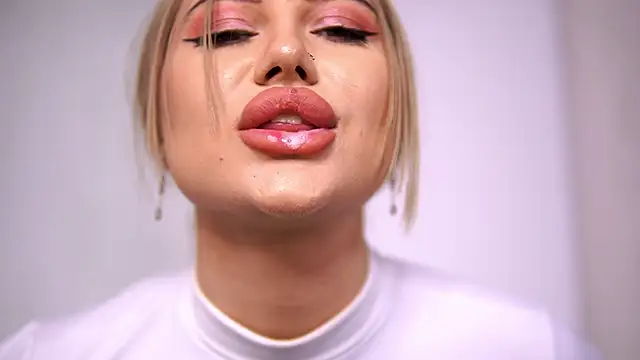 Chloe_GraceeX's cam snapshot