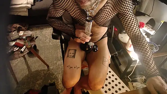 P4RtYBOII92 live sex cam