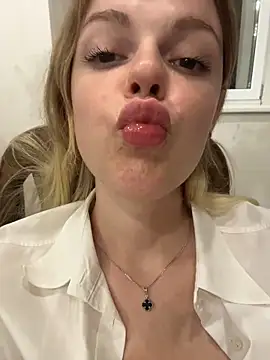 HarrietDart's cam snapshot