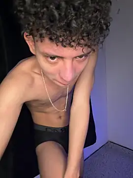 yoursexyjose live sex cam