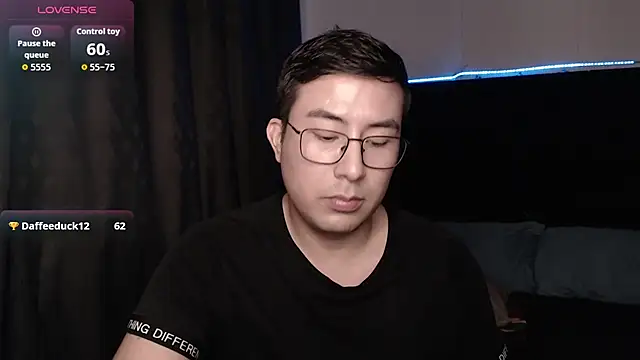 andrewmhilton_'s cam snapshot